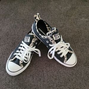 Black and leopard print Converse size 8